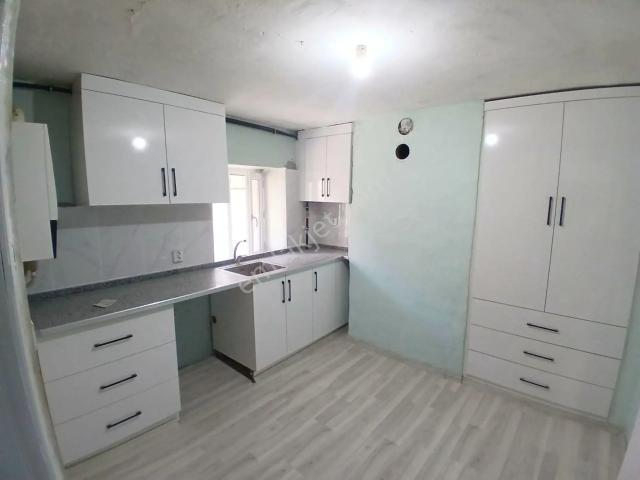 Akçay Emlak'tan Akşehir Kileci Mahallesi 24 Ağustos Ortaokulu Yanında Doğalgazlı Kiralık 2+1 Daire