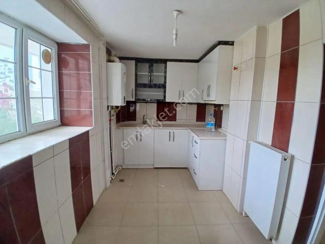 Akçay Emlak'tan Akşehir Kileci Mahallesi Eski Hastahane Civarı Doğalgazlı Kiralık 3+1 Daire