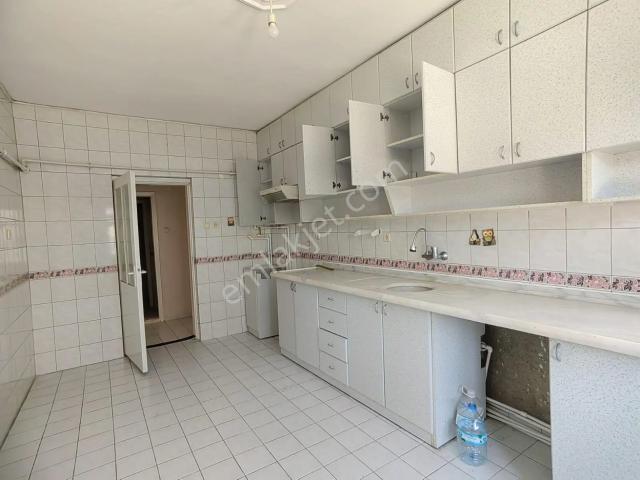 Akçay Emlak'tan Akşehir Seyran Mahallesi Kaymakamlık Civarı Doğalgazlı Kiralık 2+1 Daire