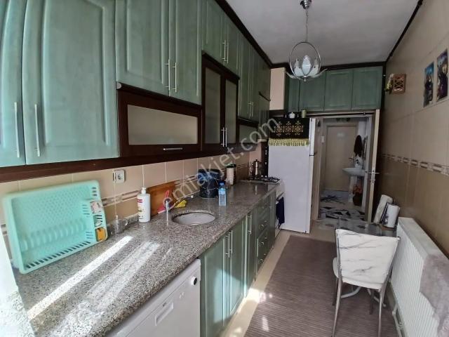 Akçay Emlak'tan Akşehir Yıldırım Mahallesi Yıldırım İlkokulu Civarında Bakımlı Satılık 3+1 Daire