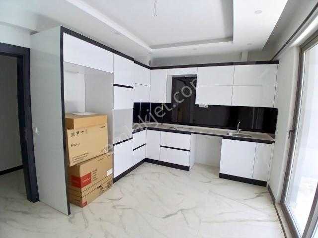 Akçay Emlak'tan Akşehir Yarenler Mahallesinde Garajlı Ara Kat Sıfır Satılık 4+1 Daire