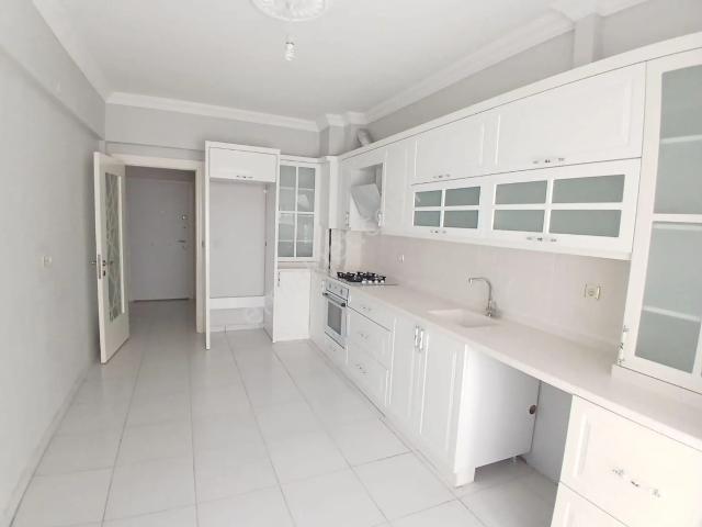 Akçay Emlak'tan Akşehir Yeni Mahalle Simay Market Civarında Garajlı Seçeneğiyle Kiralık 3+1 Daire