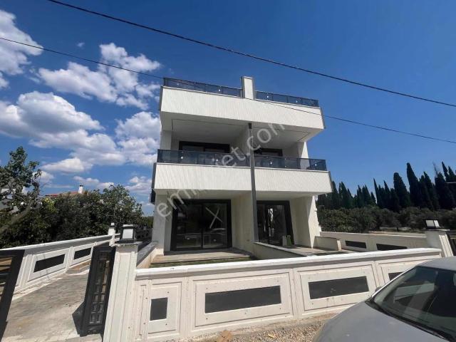Akçay Köşemden Zeytinli Doğa İçinde 2+1 Dubleks Daire
