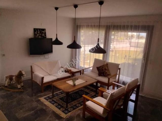 Akçay Köşemden Deniz Önünde 1+1 Yaz Dönemi Kiralık Bahçeli Daire