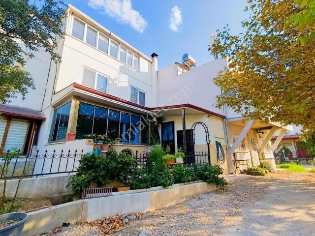 Akçay Köşemden Denize 70 M Sıfır Masraf 5+1 Satılık Villa