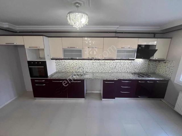 Akçay Köşemden Doğalgazlı Ön Cephe Ara Kat 3+1 Satılık Daire