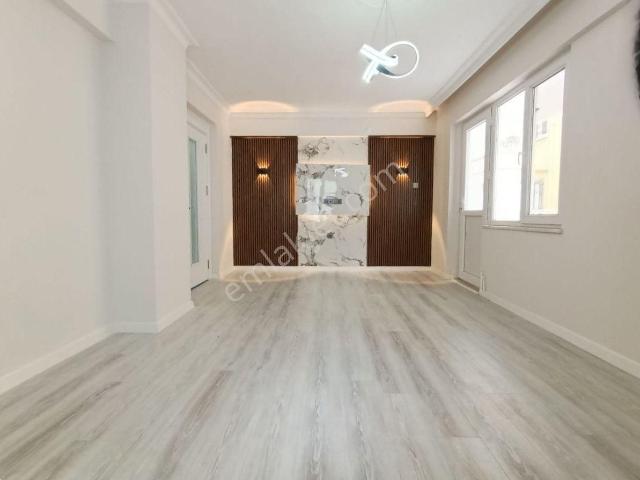 Akçay Merkezde Denize Yakın Ayrı Mutfaklı Full Yapılı Fırsat 2+1 Daire