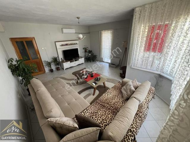 Akçay Oya Gayrimenkul'den Doktorlar Sitesi Mevkinde 2+1 Kiralık