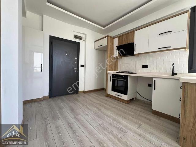 Akçay Oya Gayrimenkul'den Merkez'de Ara Kat 1+1 Kiralık Daire
