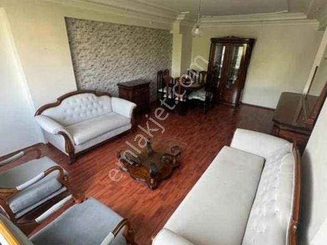 Akçay Oya Gayrimenkulden Tek Yetkili Edremitte Kiralık 3+1