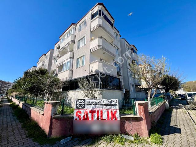 Akçay Sezgin Emlaktan Ön Cephe Ayrı Mutfaklı Satılık 3+1 Daire