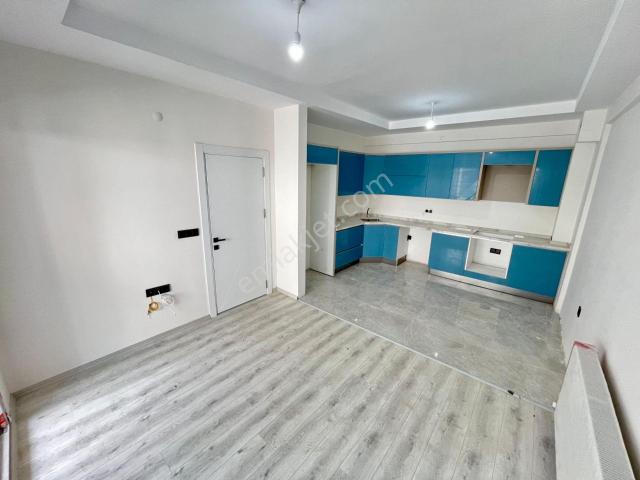 Akçay Sezgin Emlaktan Lüx Tasarım Geniş Kullanım Satılık 1+1 Daire