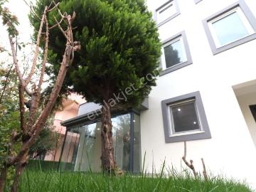 akçay'da Aygülden Doğayla İç İçe Nezih Site İçi Full Yapılı Ayrı Mutfak 4+1 Satılık Tripleks Villa