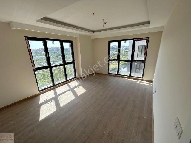 Ak Emlaktan Mega Garden Sitesinde 2+1 72 M2 Satılık Daire