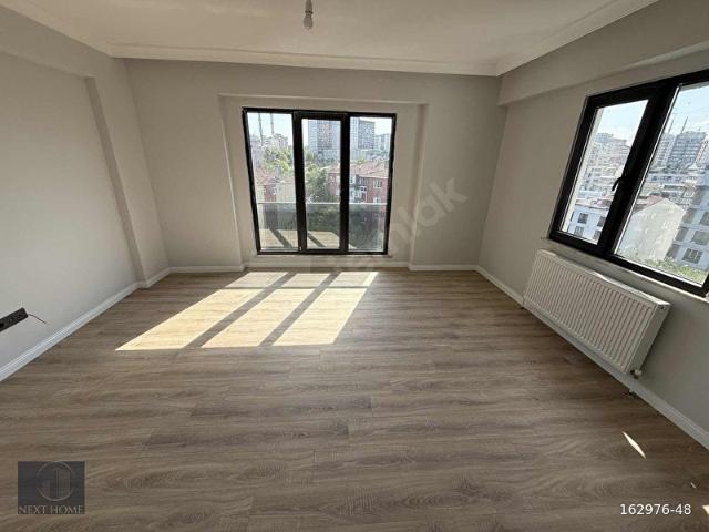 AKŞEMSETTİN MAH METRO DİBİNDE SIFIR BUTİK SİTEDE SATILIK2+1