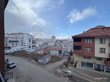 AKŞEMSETTİN MAH. CADDE DİBİ ARA KATTA SATLIK 3+1 SIFIR DAİRE