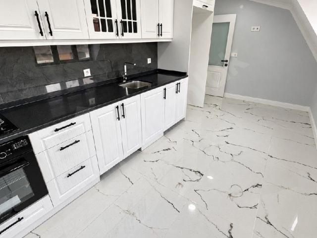 AKŞEMSETTİN'DE METRO'YA 5 DK 3+1 TERASLI SIFIR SATILIK DAİRE