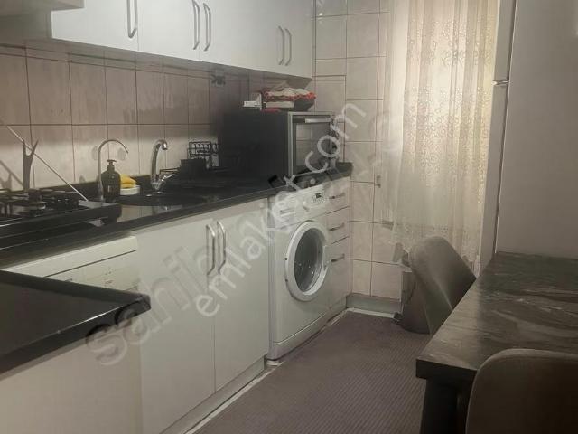 Akşemsettin Mah'de Ara Katta Masrafsız Satılık Daire