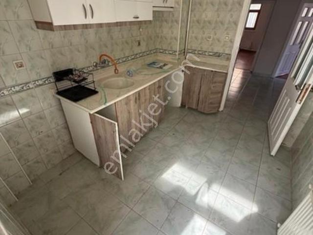 Akşemsettin Mah'de Ara Katta Salon Bağımsız Kiralık Daire