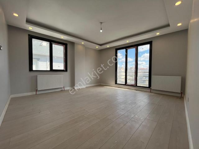 Akşemsettin'de Krediye Uygun 115m² Satılık 3+1 Dubleks!