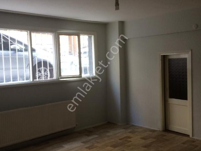 Akşenden Fatih Çapa Alişirnevai Sokakta 95m² 2+1 Bahçe Katı