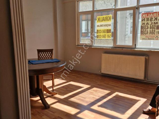 Akşenden Fatih Çapa Odabaşında 2.kat 2+1 80m² Temiz Kiralık Daire