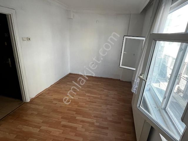 Akşenden Fatih Seyyidömerde 1.kat 1+1 Kombili Satılık Daire