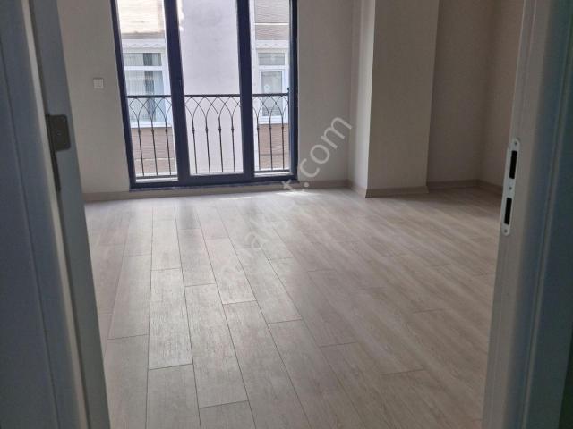 Akşenden Fatih Seyyidömerde Yeni Binadan 1. Kat2+1 Kiralık 100m²