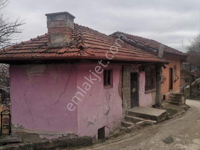 Ak Mescit Mahallesin De Satılık Eski Bina Arsa Fiyatına