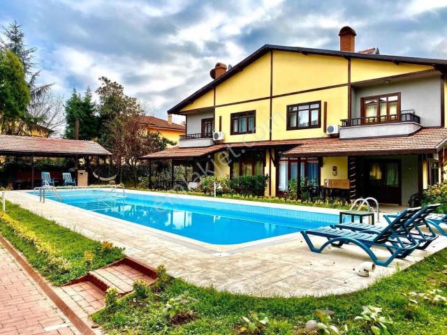 Akın Sitesinde 4+1 İster Eşyalı İster Eşyasız Havuzlu Villa