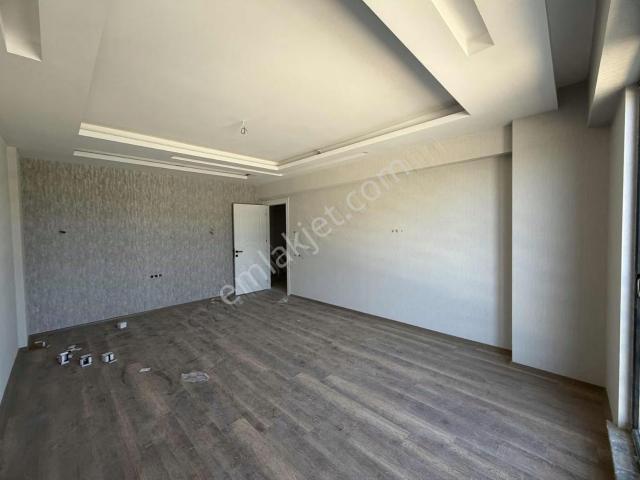 Akıncılar Mah. Koçtaş Yanı 3+1 Arakat Satılık Daire