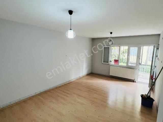 Akıncılar Mahallesinde Arakat 2+1 Kiralık Daire