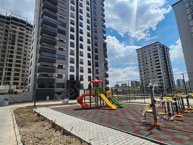 Çakırlar'da Şehrin Yükselen Bölgesinde 4,5+1 Kilerli Lüx Daire
