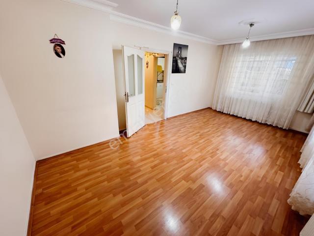 Çakmak Mahallesinde Boş 2+1 Düz Giriş Asansörlü Krediye Uygun