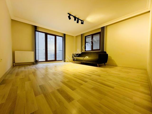 Çakmak Merkezde 5+1 Çift Banyolu Kiralık Ters Dublex