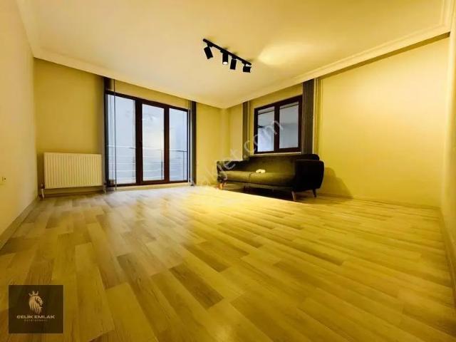 Çakmak Merkezde Kiralık 5+1 Ters Dubleks Daire