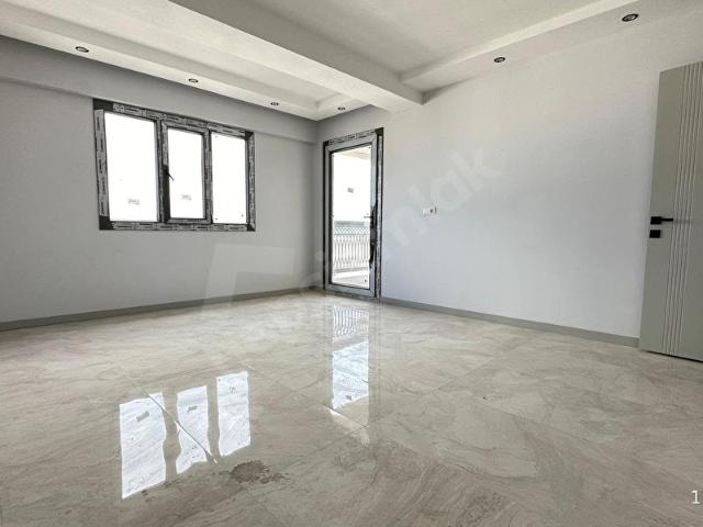 ÇAKMAKTA SATILIK DAİRE