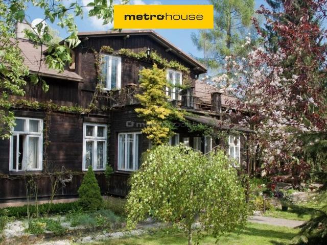 Urokliwy 100 letni dworek z ogrodem 2850 m² polecam!