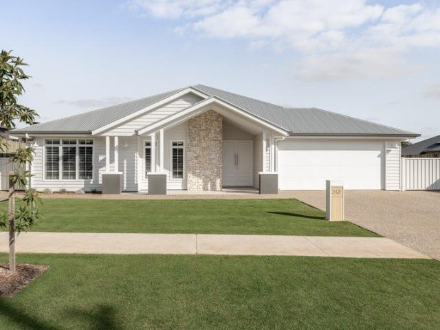 Akora Estate + Engaging Custom Design + Shed