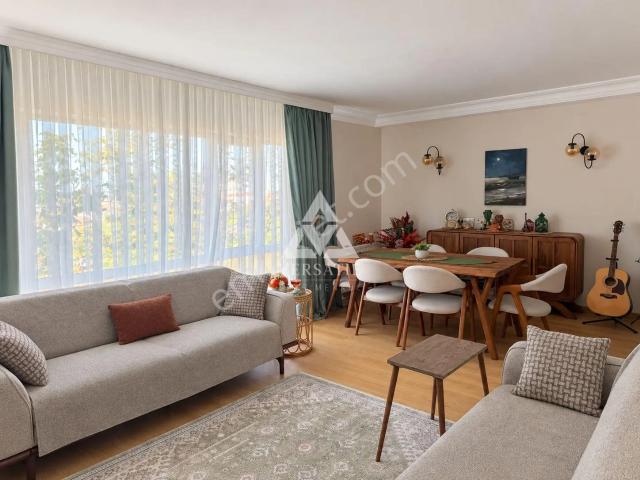 Akatlar Bahar Sitesi'nde 3+1'den 2+1'e Çevrilmiş Satılık Daire