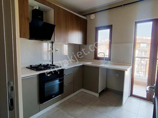 Aka Emlaktan Kiralık 2+1 Ardıçlı Tokide Harika Konumda