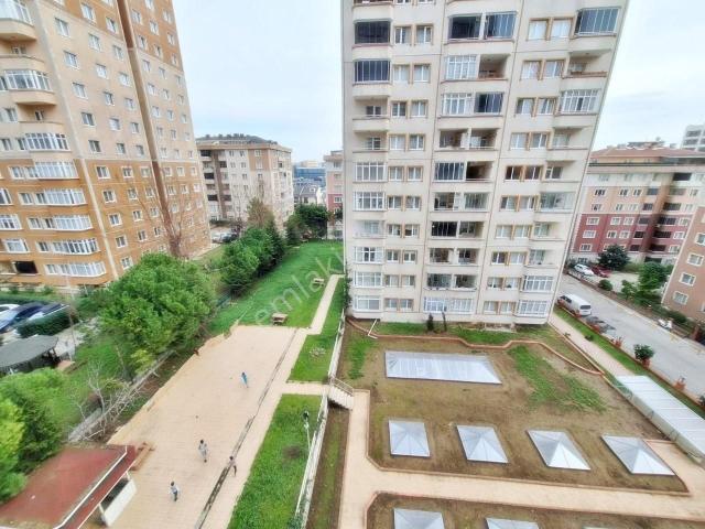 Aka Yapı'dan Beylikdüzü Barış Mah. Site İçi Ara Kat Daire