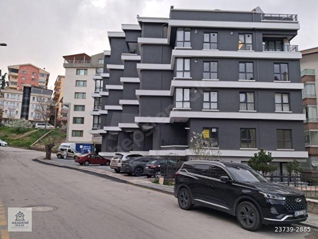 AKADEMİ.'den AŞIKPAŞA MAH. SABAH SK. YENİ BİNA FUL YAPILI ASANSÖRLÜ ÜÇÜNCÜ KAT EBEVEYN BANYOLU 3+1