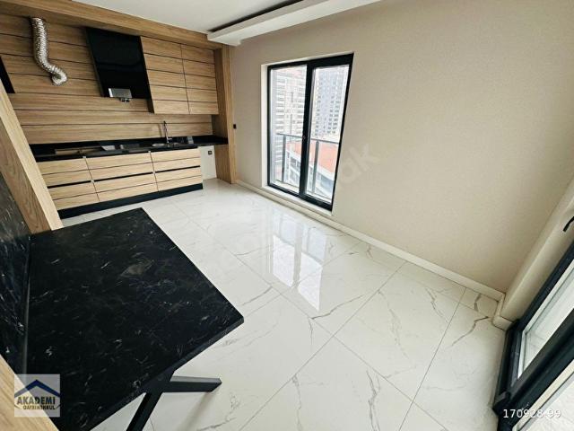 AKADEMİDEN BULVAR ÜZERİDE 724 GÜVENLİKLİ MANZARALI 4+1 SATILIK DAİRE