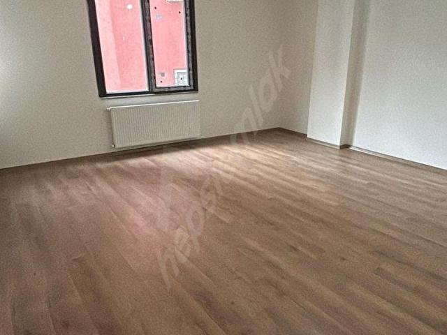 AKADEMİDEN SATILIK CADDEYE YÜRÜME MESAFESİNDE 2+1 LÜX DAİRE