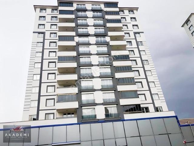 Akademi Gayrimenkulden Florya Yaşamda Site İçi 3+1 Satılık Daire