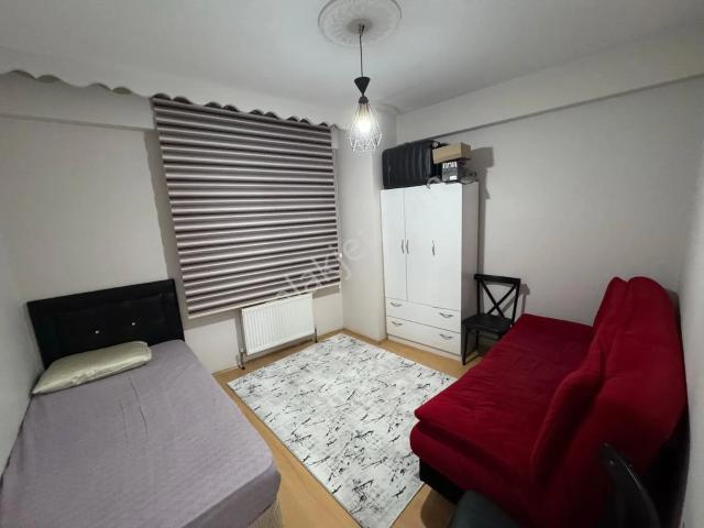 Akademi'den Cadde Yakını Eşyalı Geniş Kiralık 1+1