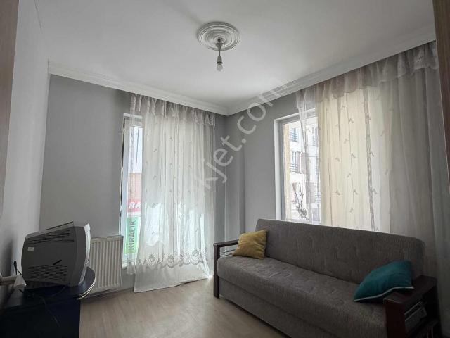 Akademi'den Espark Yakını Ayrı Muftaklı Eşyalı Kiralık 1+1