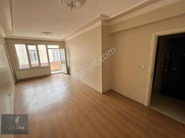 Akademi'den Espark Yakını Depozitosuz Balkonlu Geniş Eşyasız Kiralık 2+1