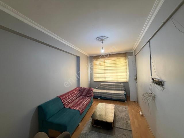 Akademi'den Haller Yakını Ön Cephe Eşyasız Kiralık 1+1